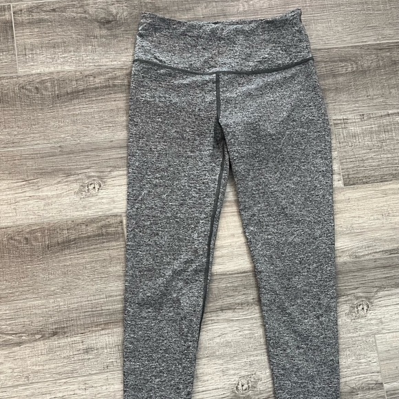 Victoria’s Secret sport leggings - Picture 2 of 6